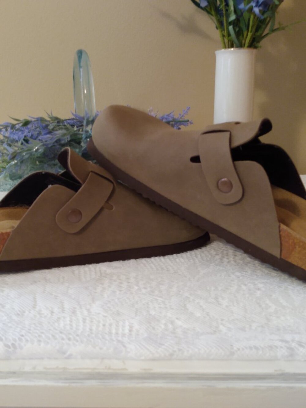 cusionaire, clogs size 7m, tan never worn!